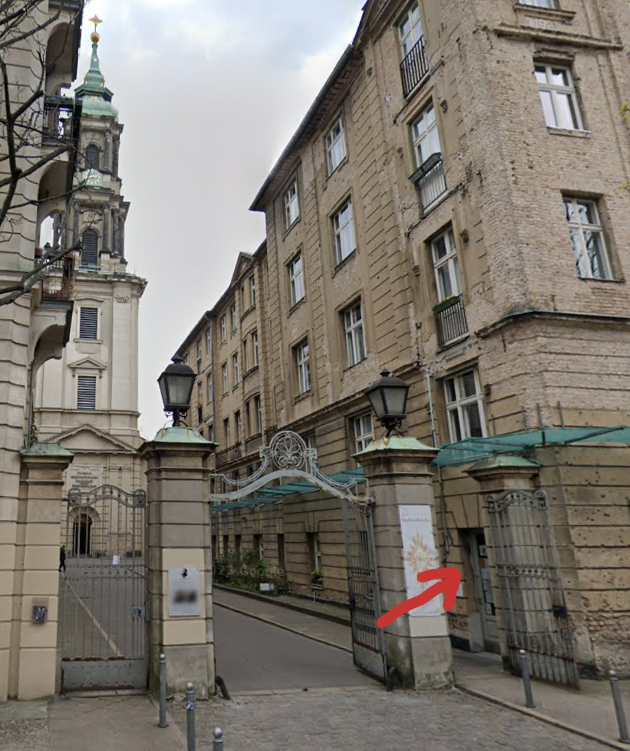 Seiteneingang direkt zum Raum